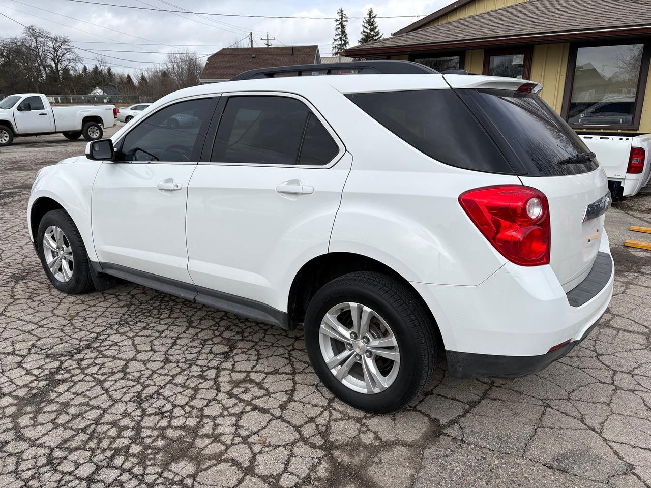 2015 Chevrolet Equinox LT Photo3