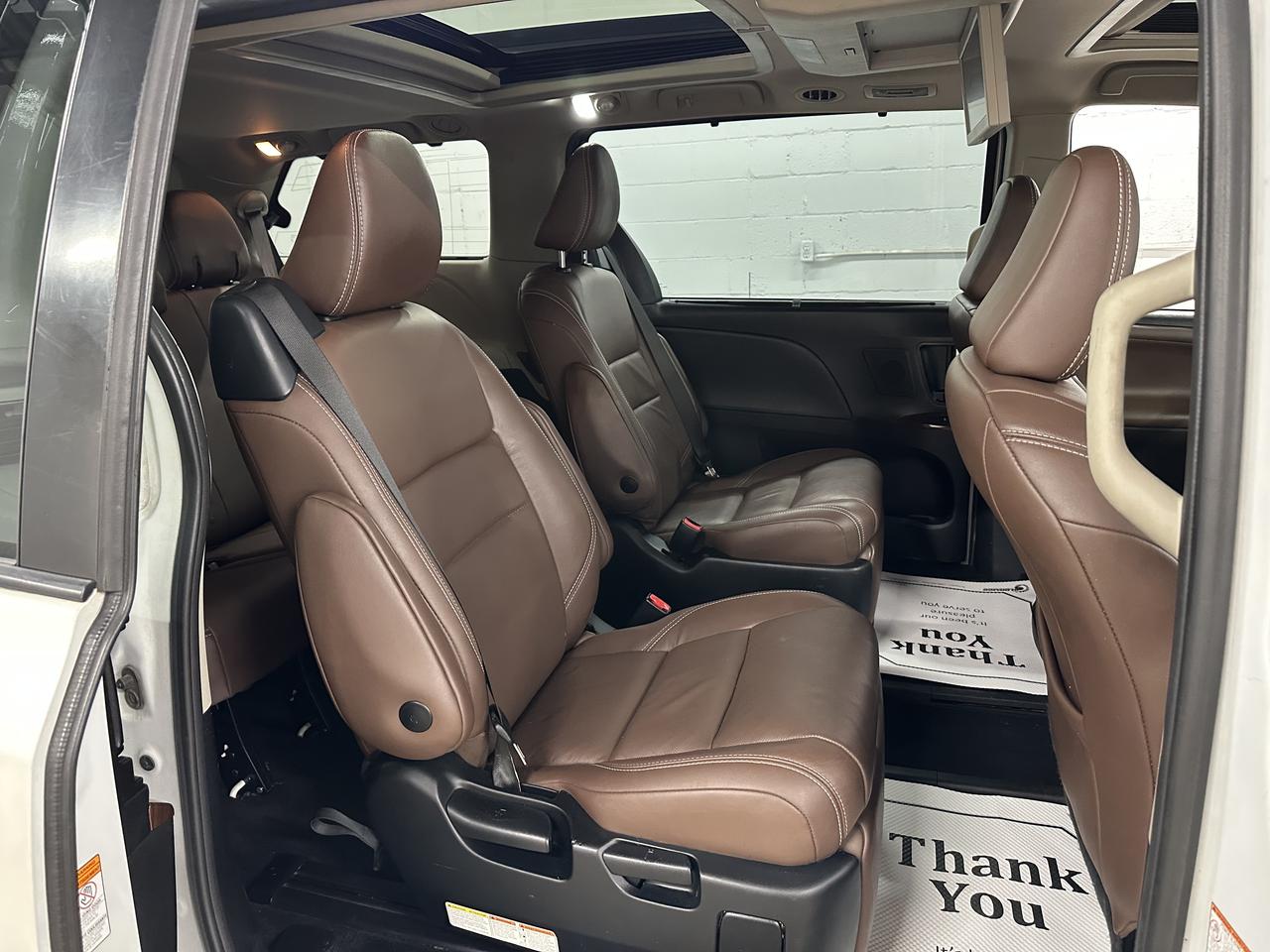 2018 Toyota Sienna Limited 7-Passenger FWD Photo33