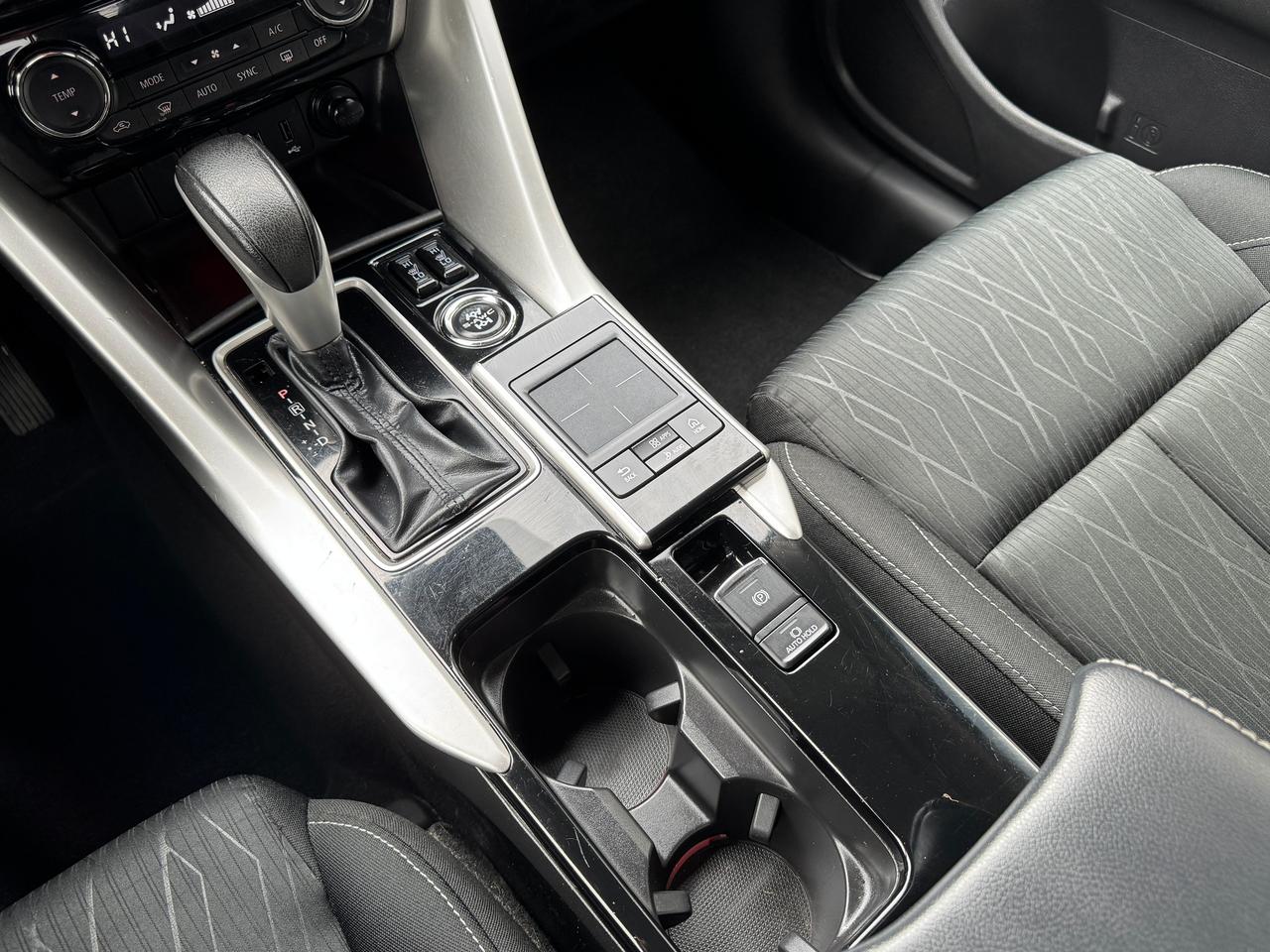 2018 Mitsubishi Eclipse Cross SE S-AWD+Adaptive Cruise+CLEAN CARFAX Photo