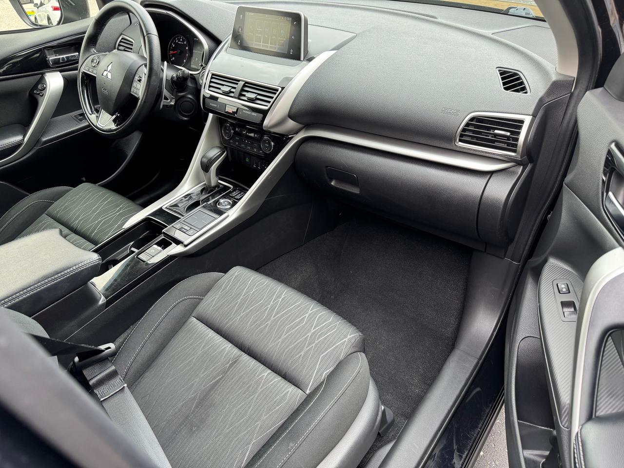 2018 Mitsubishi Eclipse Cross SE S-AWD+Adaptive Cruise+CLEAN CARFAX Photo