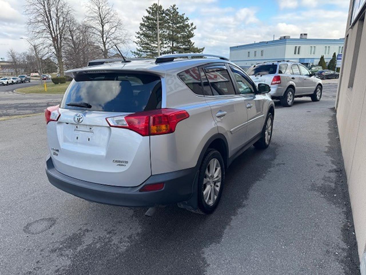 2015 Toyota RAV4 AWD 4dr Limited ACCIDENT FREE Photo