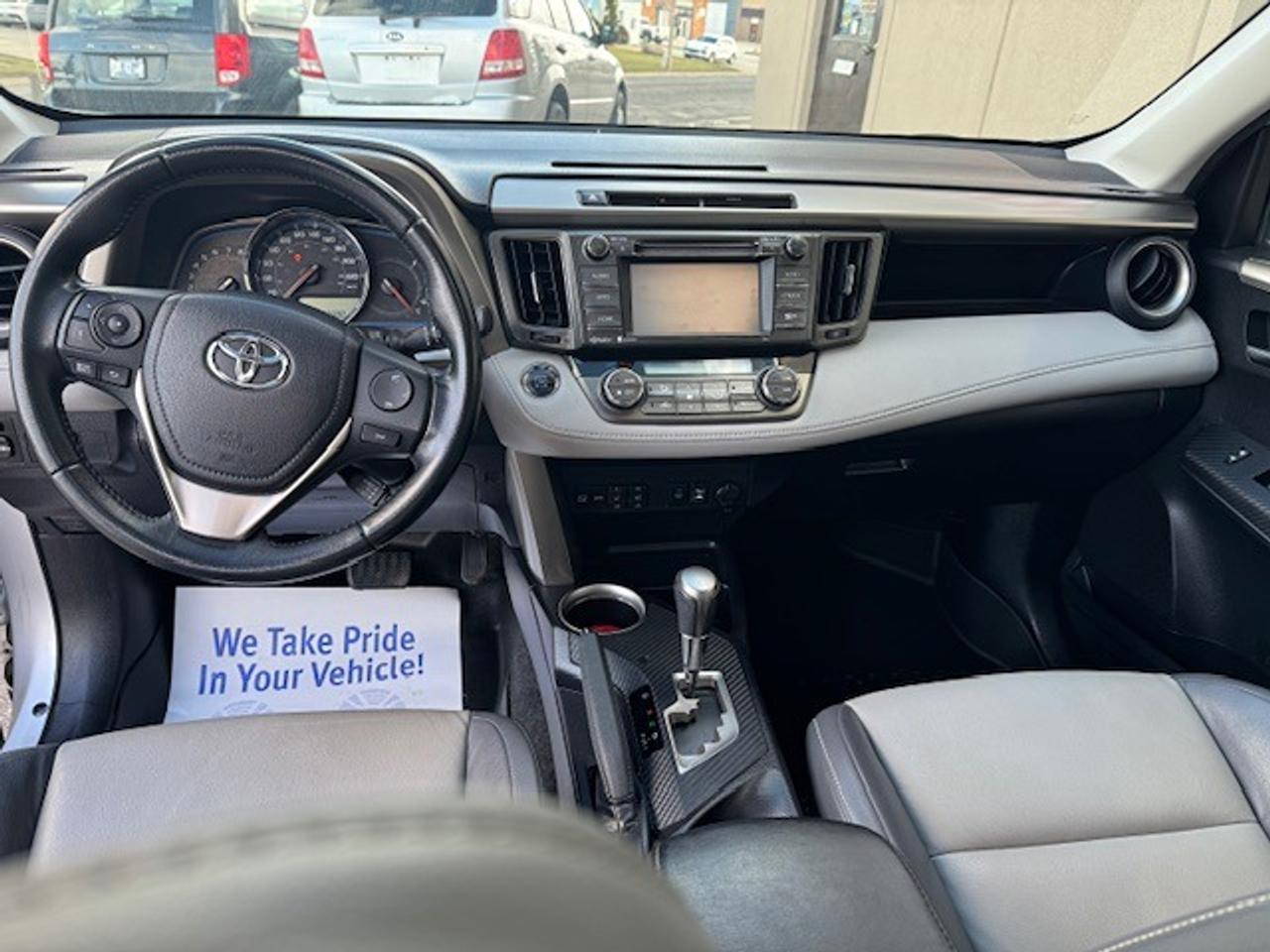 2015 Toyota RAV4 AWD 4dr Limited ACCIDENT FREE Photo