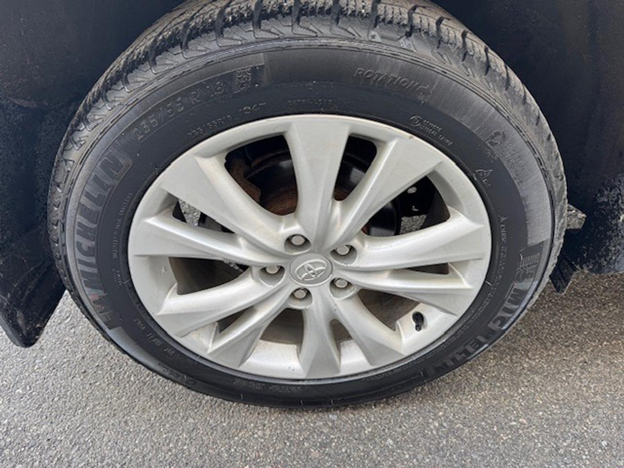 2015 Toyota RAV4 AWD 4dr Limited ACCIDENT FREE Photo