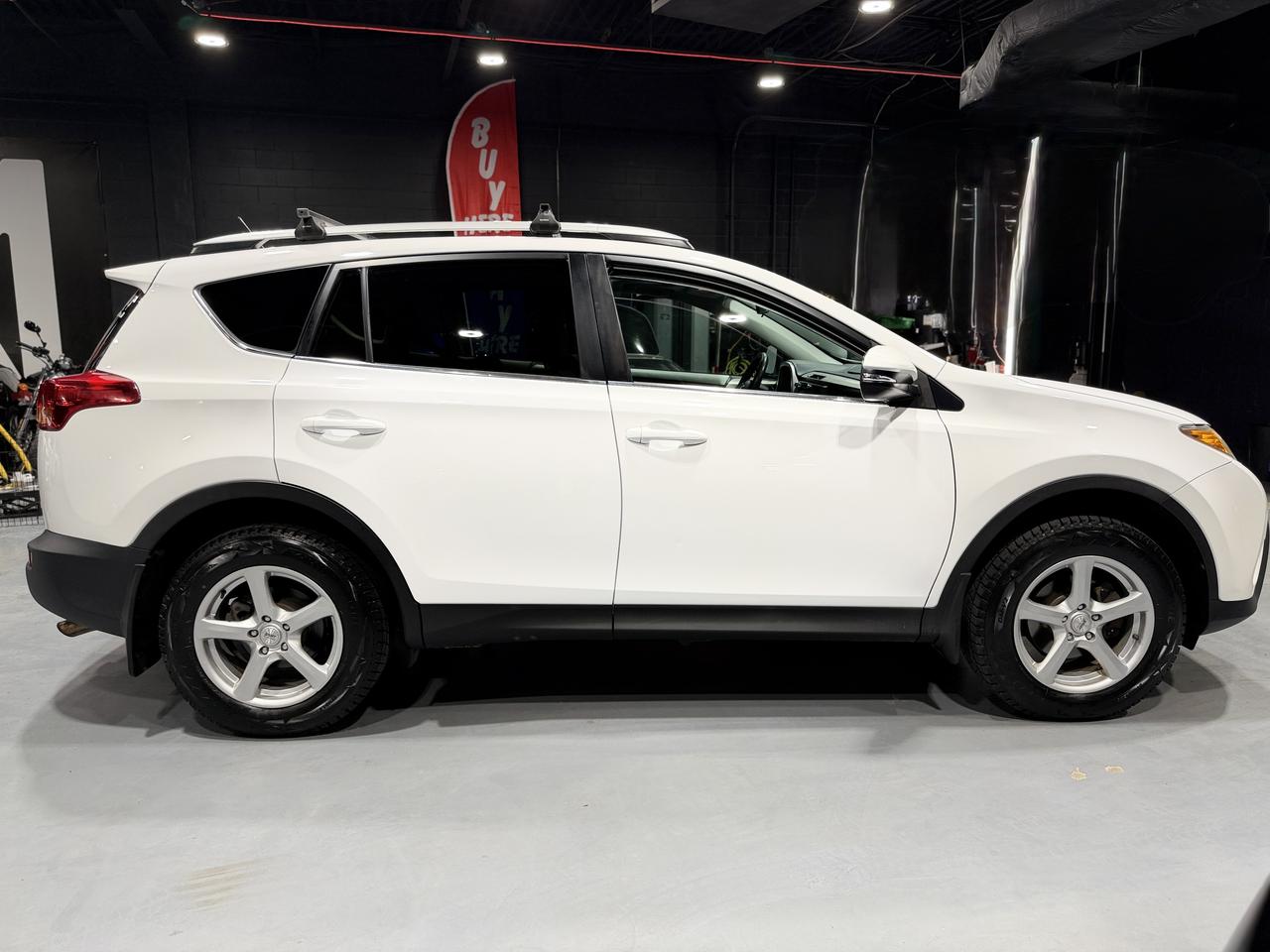 2013 Toyota RAV4 AWD 4dr XLE Photo3