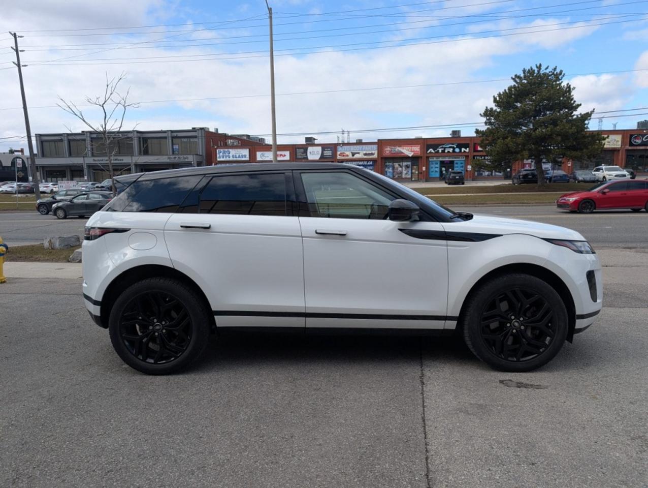 2020 Land Rover Evoque S * FULL DEALER SERVICE RECORDS * PANO SUNROOF - Photo #4