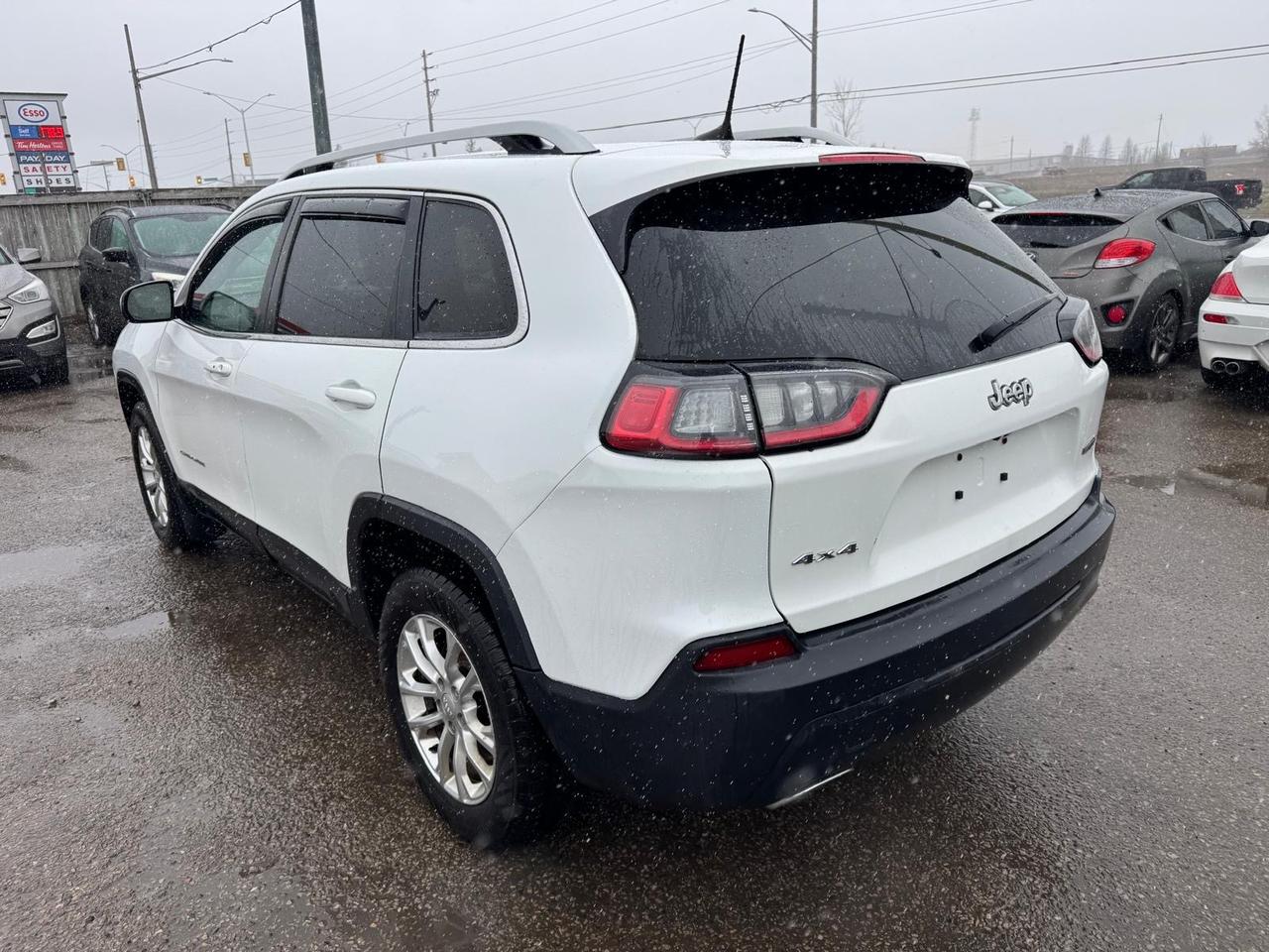 2019 Jeep Cherokee North, 4X4, WELL MAINTAINED, ONE OWNER, CERTIFIED Photo2