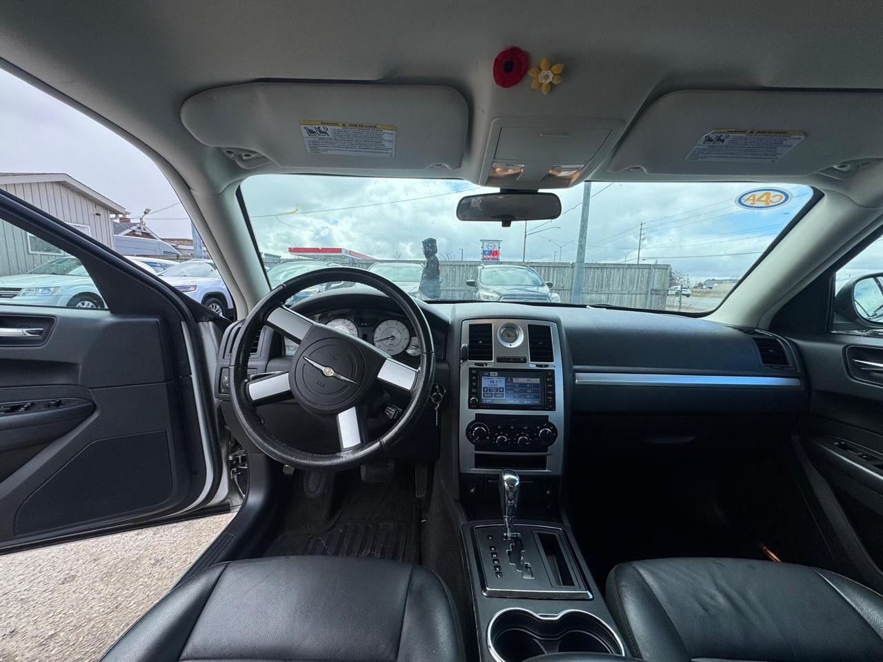 2009 Chrysler 300 Touring, NO ACCIDENTS, ONLY 101KMS, CERTIFIED Photo