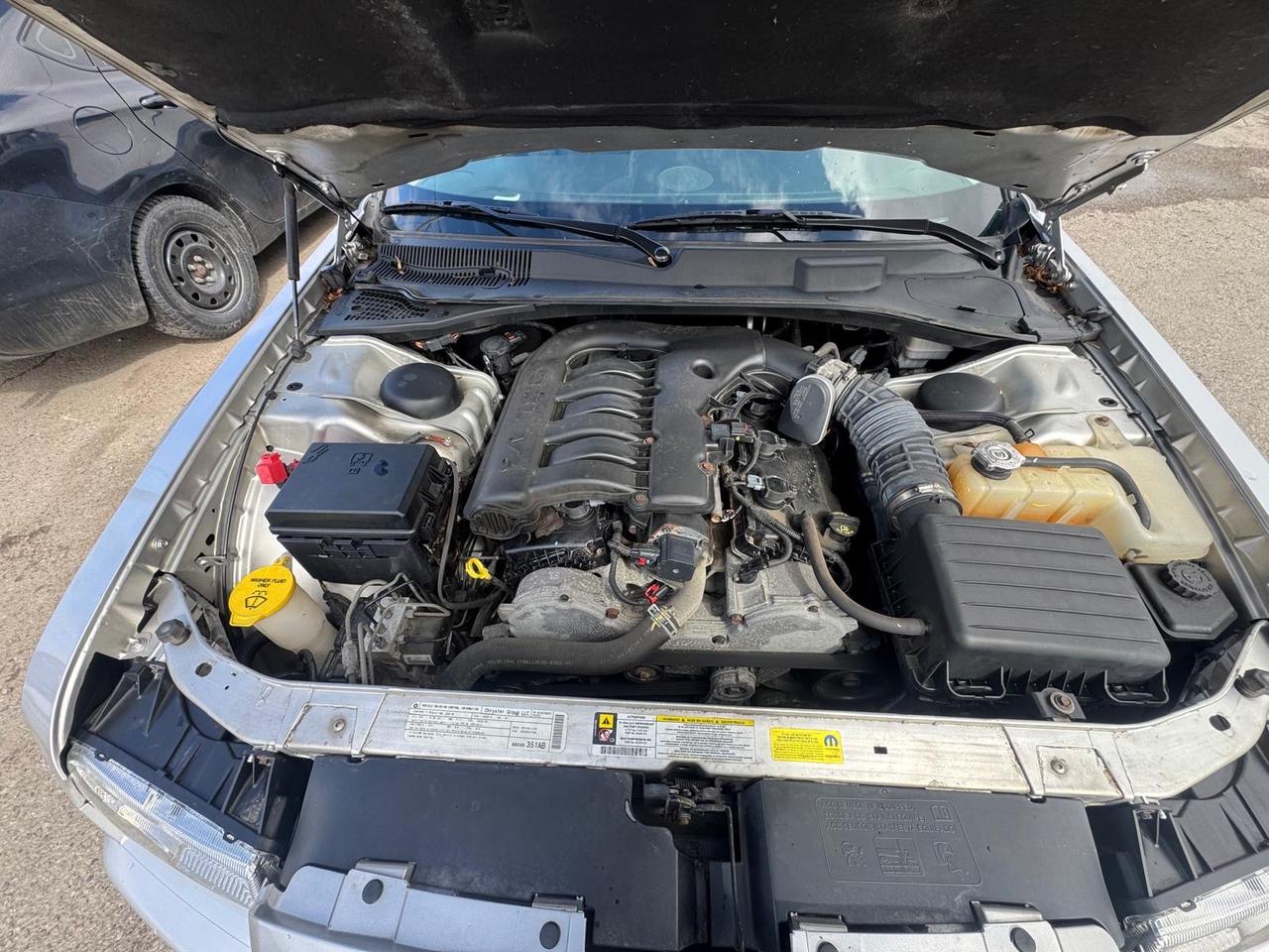 2009 Chrysler 300 Touring, NO ACCIDENTS, ONLY 101KMS, CERTIFIED Photo