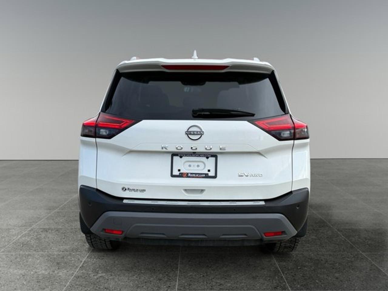 2023 Nissan Rogue SV MOONROOF - Photo #4