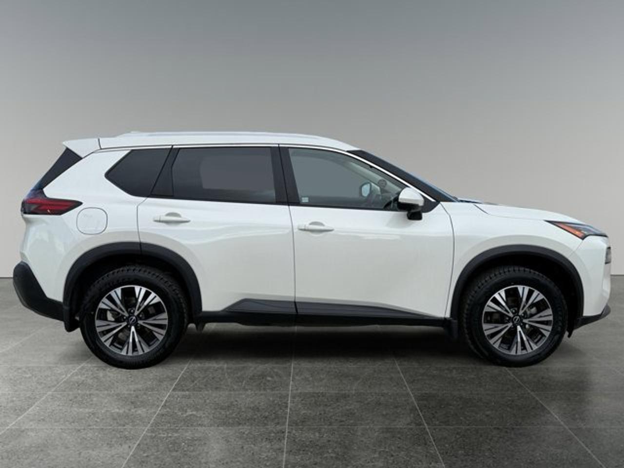 2023 Nissan Rogue SV MOONROOF - Photo #6