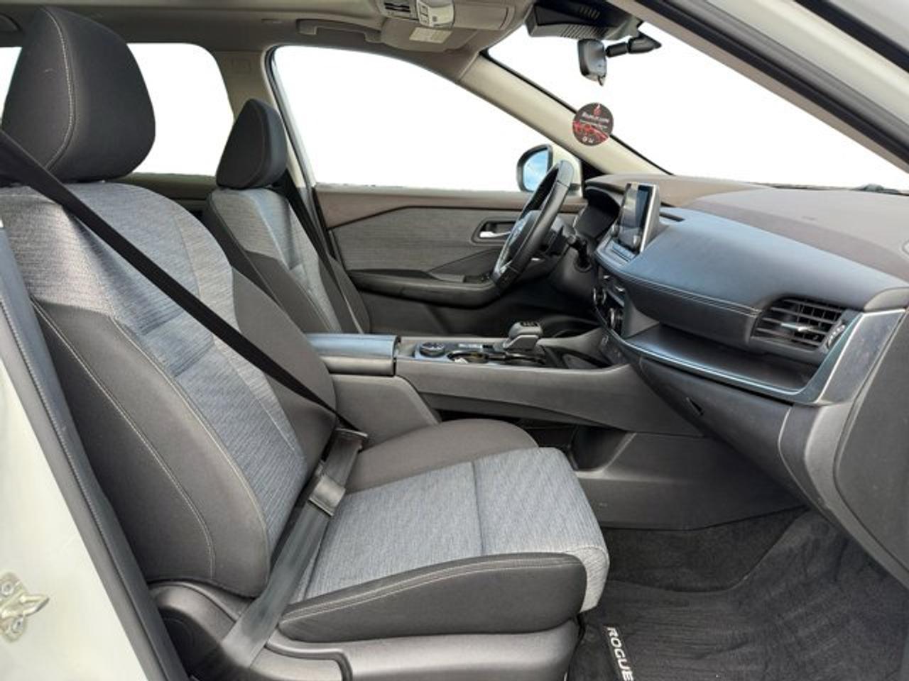 2023 Nissan Rogue SV MOONROOF - Photo #12