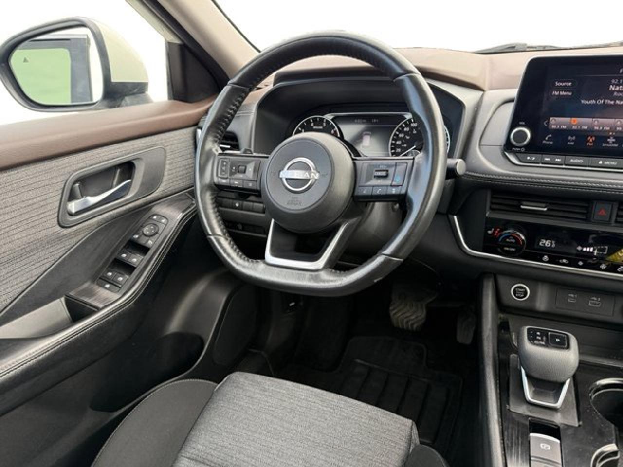 2023 Nissan Rogue SV MOONROOF - Photo #14