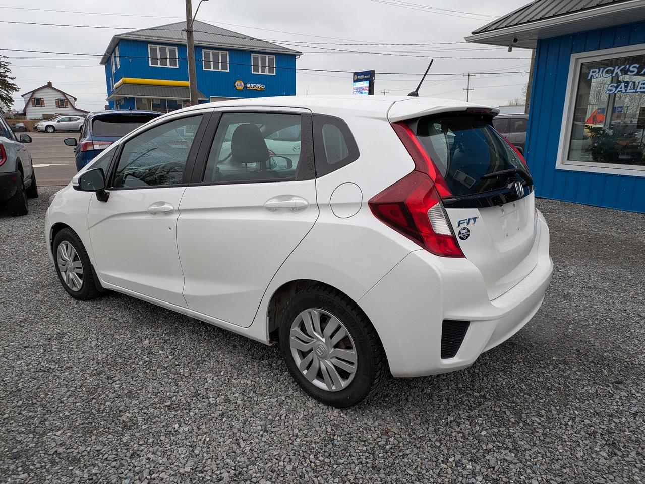 2015 Honda Fit 5dr HB CVT LX Photo2