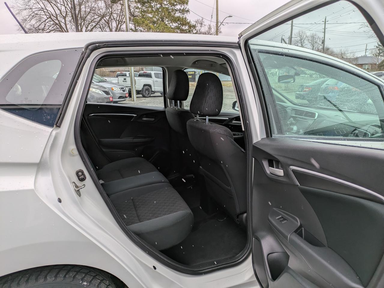 2015 Honda Fit 5dr HB CVT LX Photo