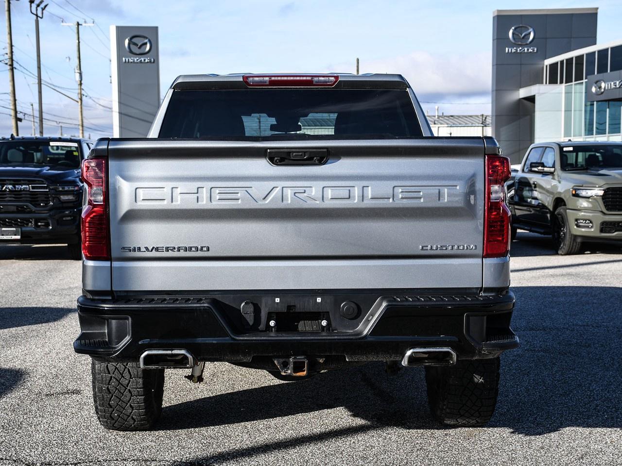 2024 Chevrolet Silverado 1500 Crew Cab Short Box 4-Wheel Drive Custom Trail Boss Photo2