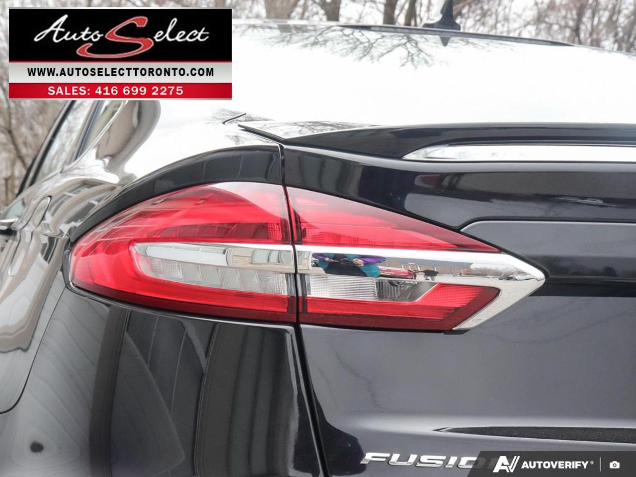 2020 Ford Fusion Hybrid Titanium **Hybrid** Leather - Sunroof - Carplay - Clean CP Photo