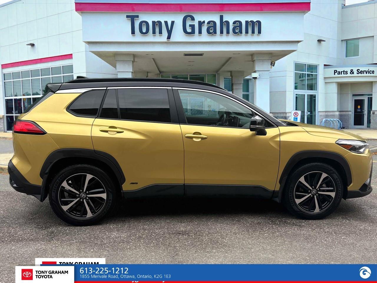 2023 Toyota Corolla Cross Hybrid XSE Photo3