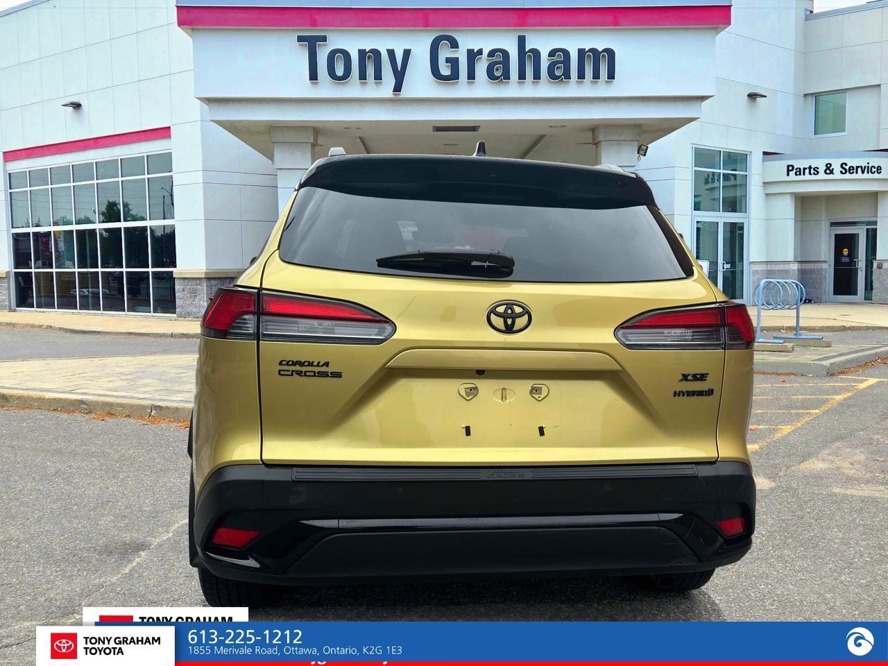 2023 Toyota Corolla Cross Hybrid XSE Photo