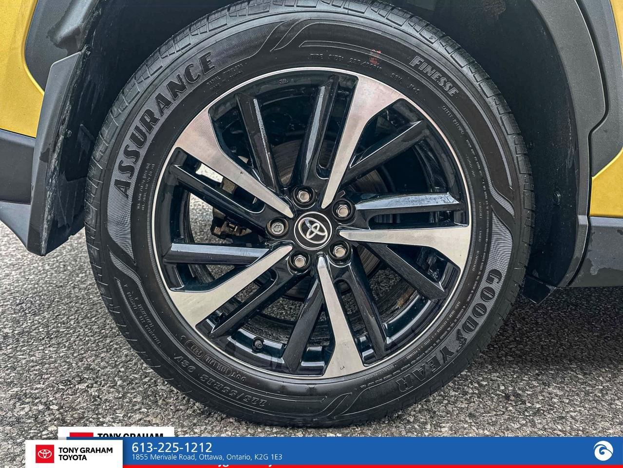 2023 Toyota Corolla Cross Hybrid XSE Photo