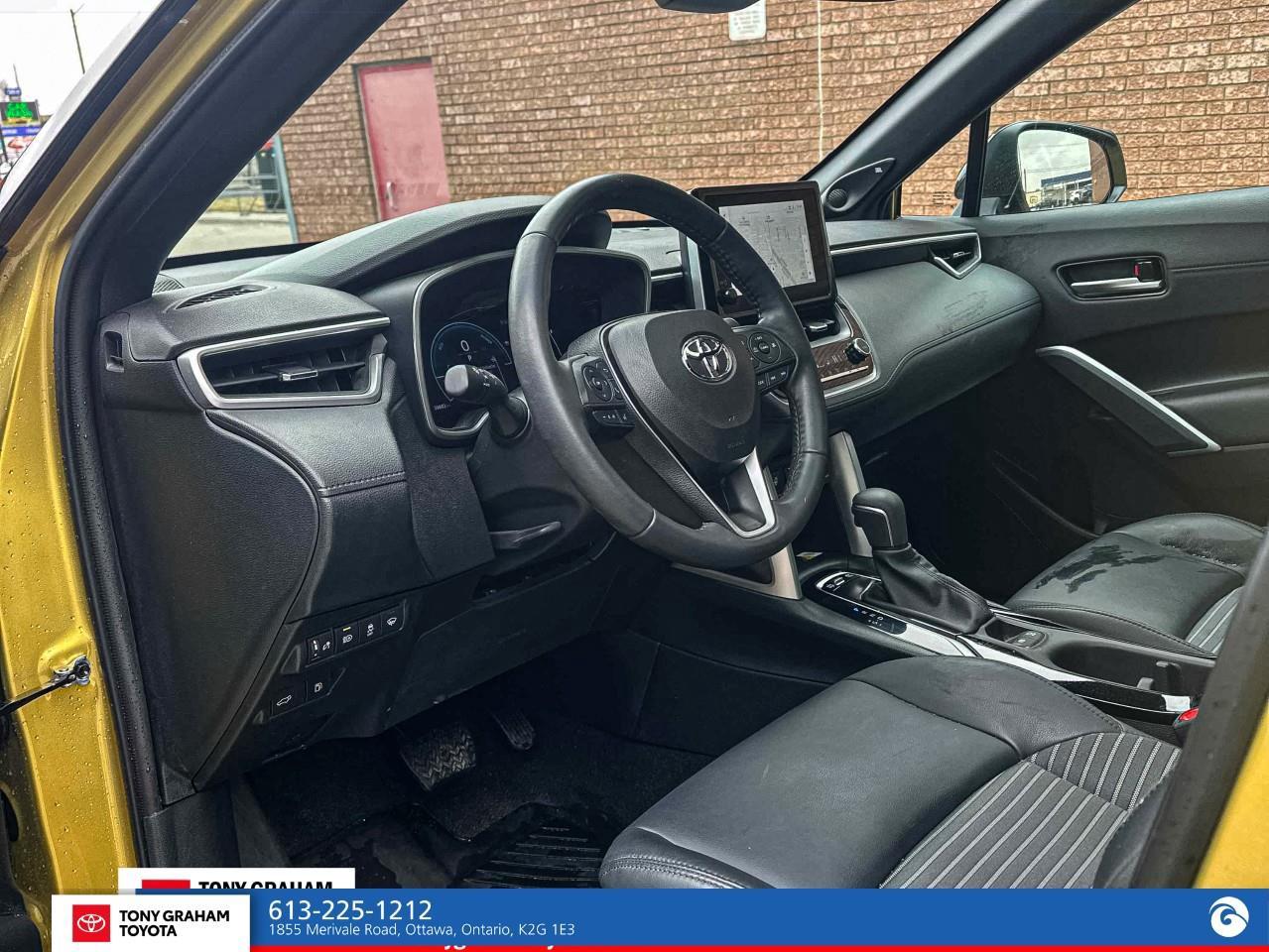 2023 Toyota Corolla Cross Hybrid XSE Photo