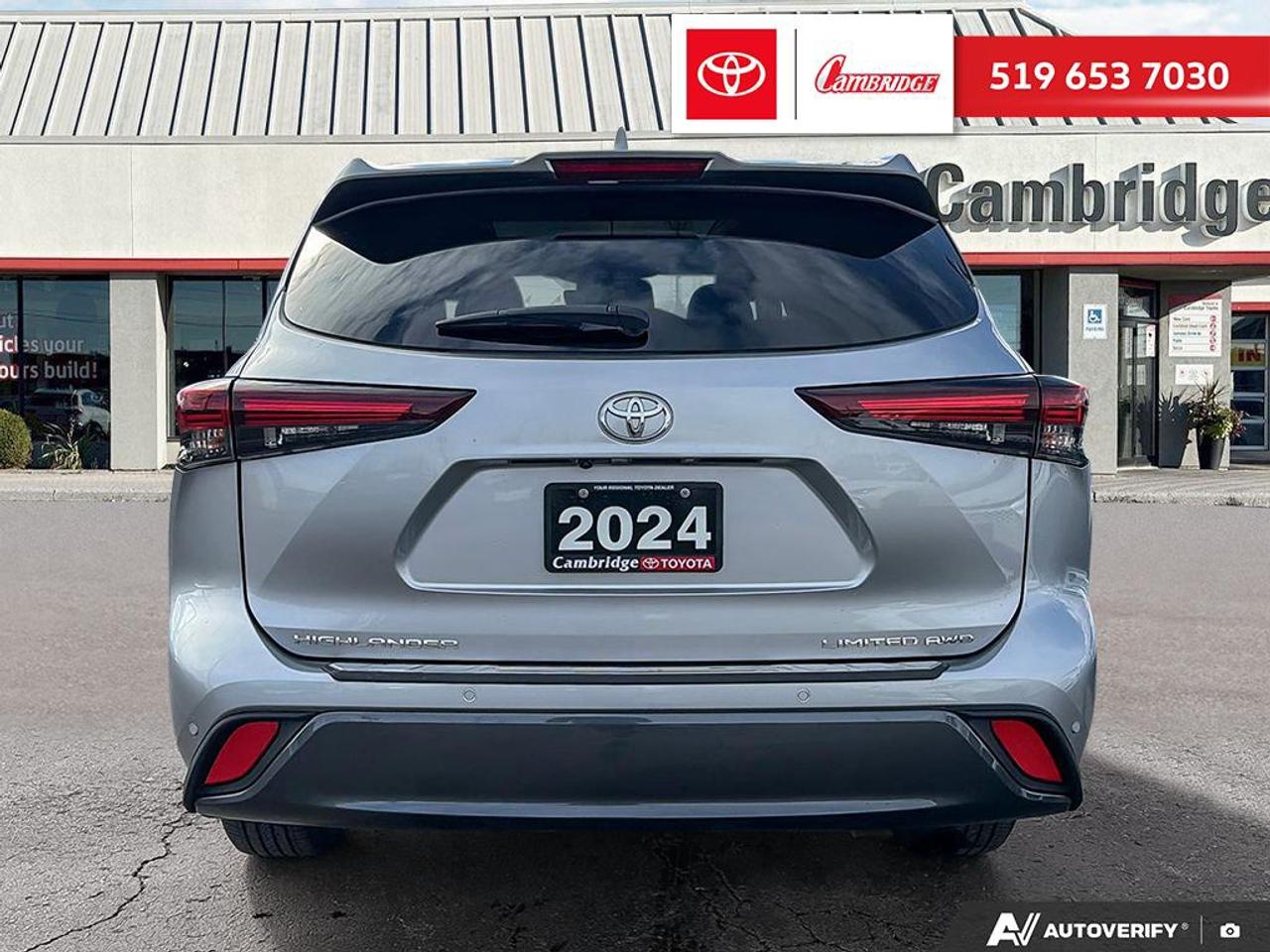 2024 Toyota Highlander LIMITED  Photo