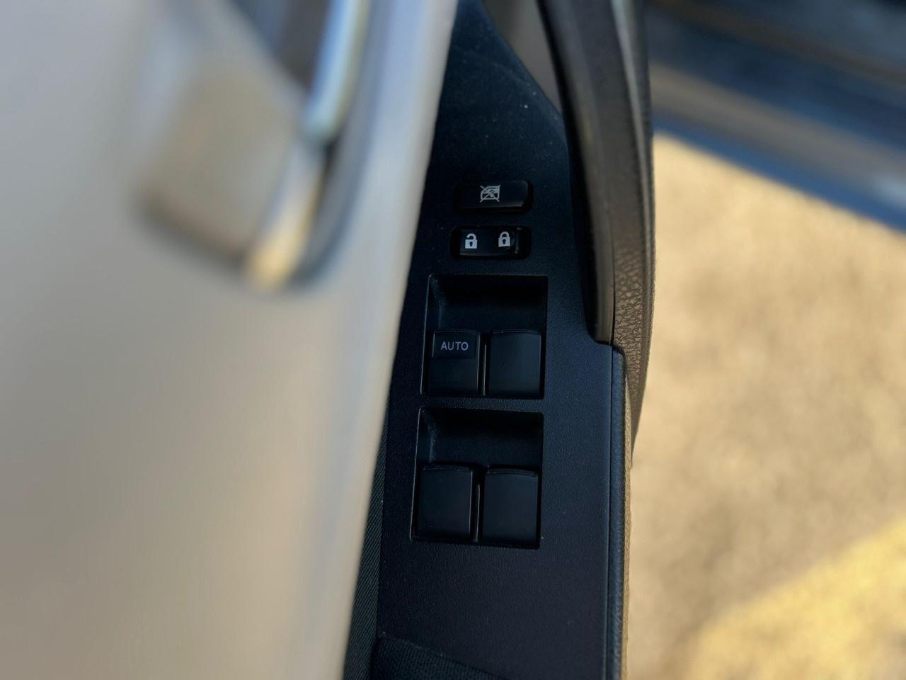 2016 Toyota Corolla LE Photo