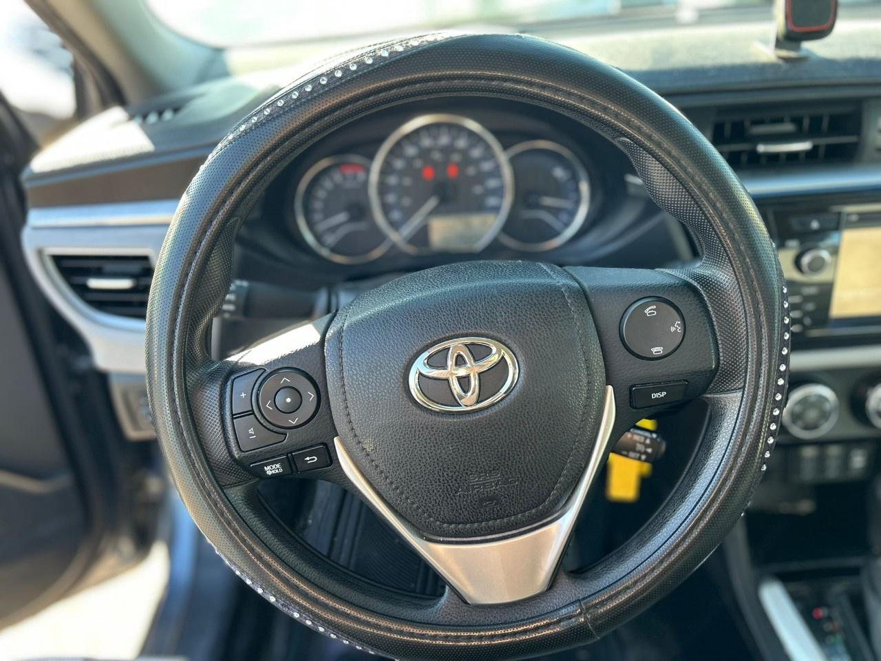 2016 Toyota Corolla LE Photo