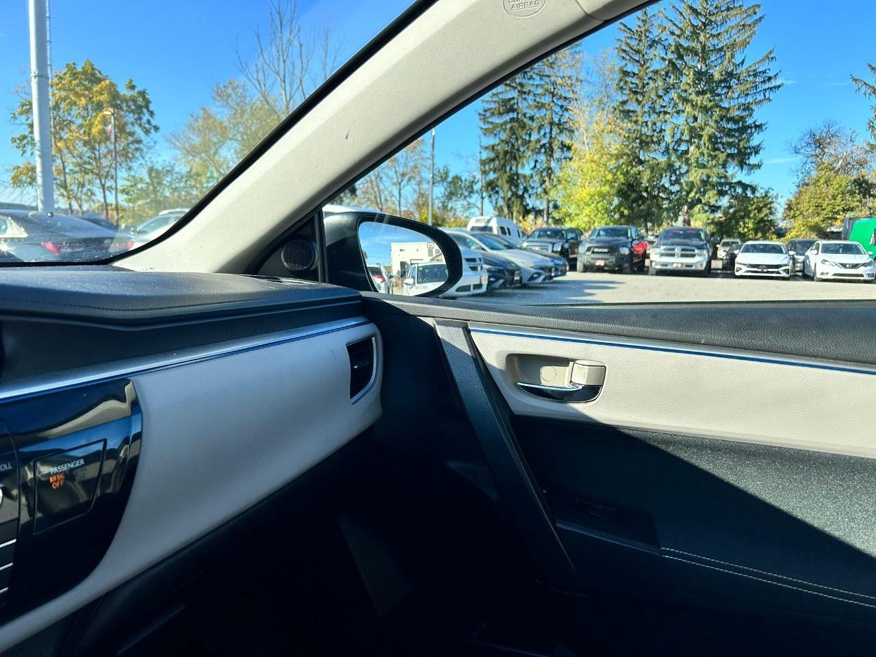 2016 Toyota Corolla LE Photo