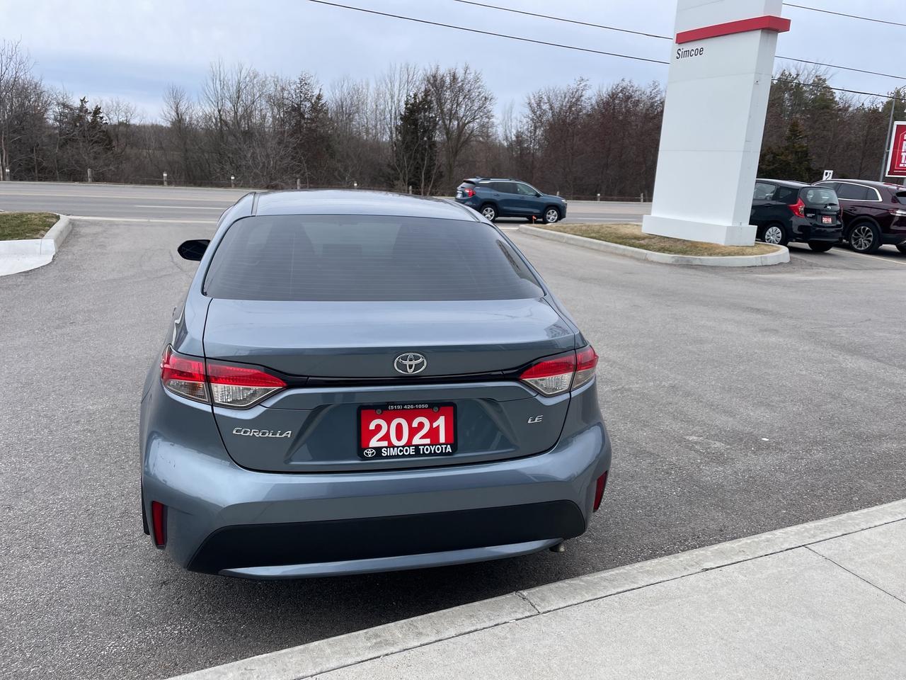 2021 Toyota Corolla LE Photo