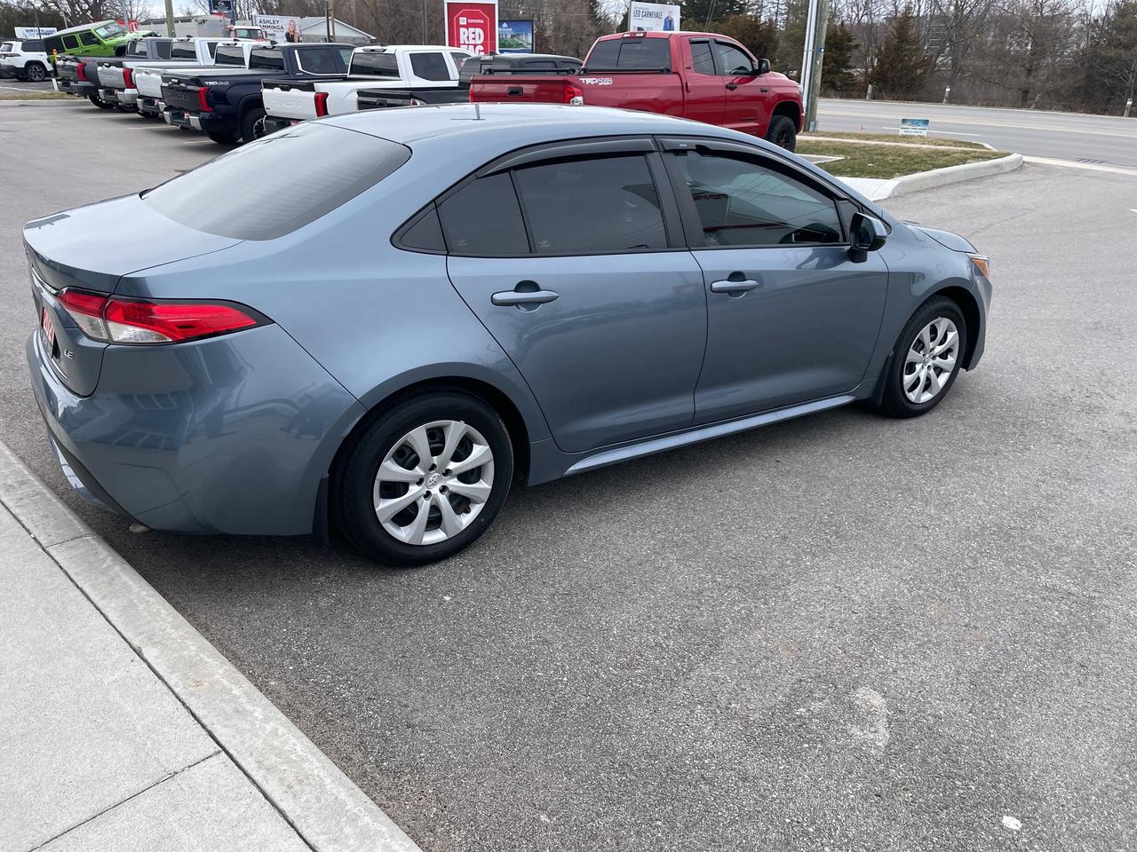 2021 Toyota Corolla LE Photo