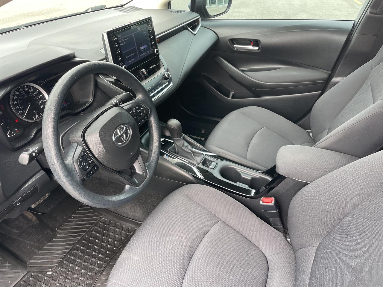 2021 Toyota Corolla LE Photo