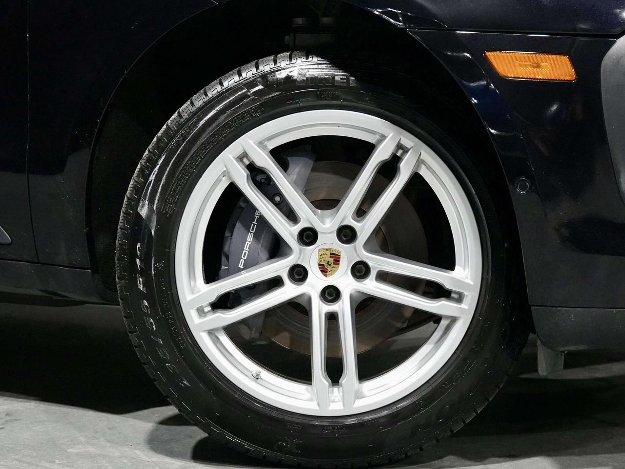 2023 Porsche Macan AWD| DISTRONIC|NO ACCIDENT|PANO|BOSE|CAM Photo