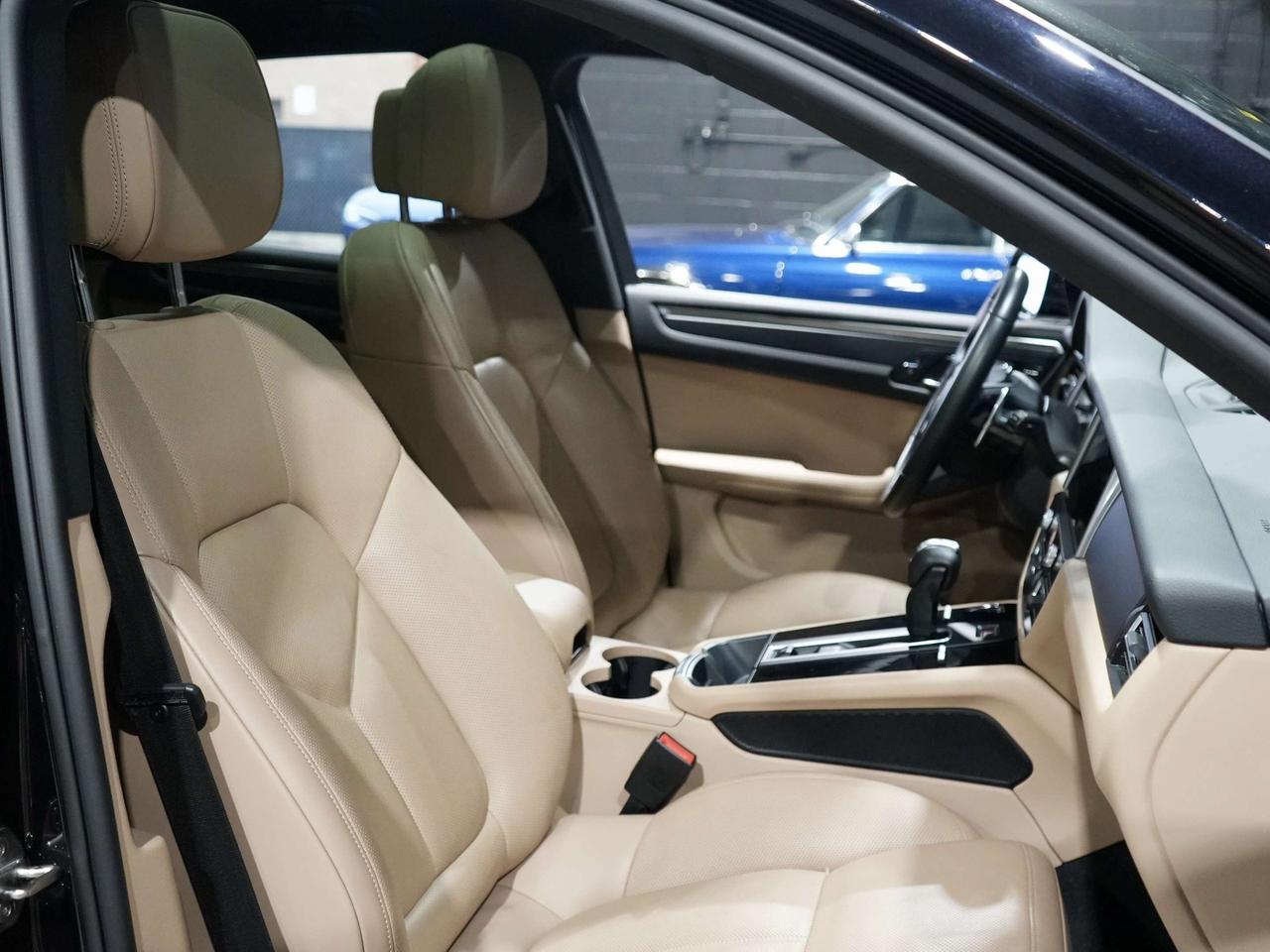 2023 Porsche Macan AWD| DISTRONIC|NO ACCIDENT|PANO|BOSE|CAM Photo