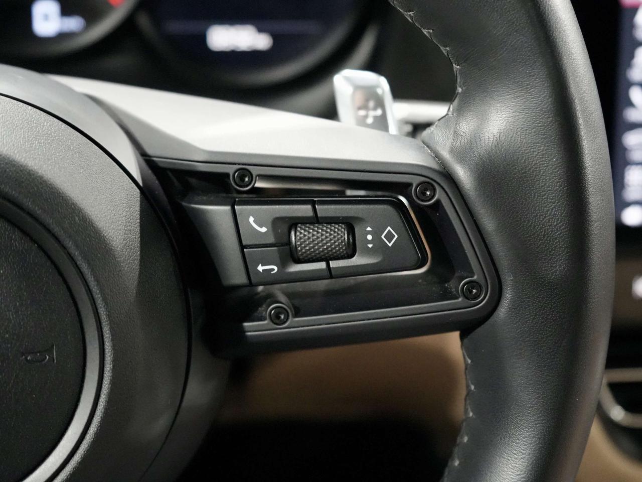 2023 Porsche Macan AWD| DISTRONIC|NO ACCIDENT|PANO|BOSE|CAM Photo