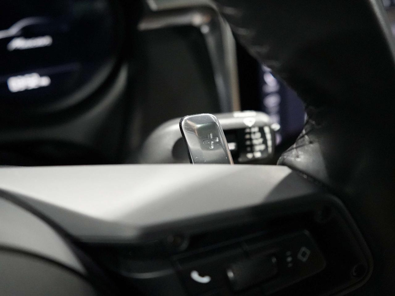 2023 Porsche Macan AWD| DISTRONIC|NO ACCIDENT|PANO|BOSE|CAM Photo
