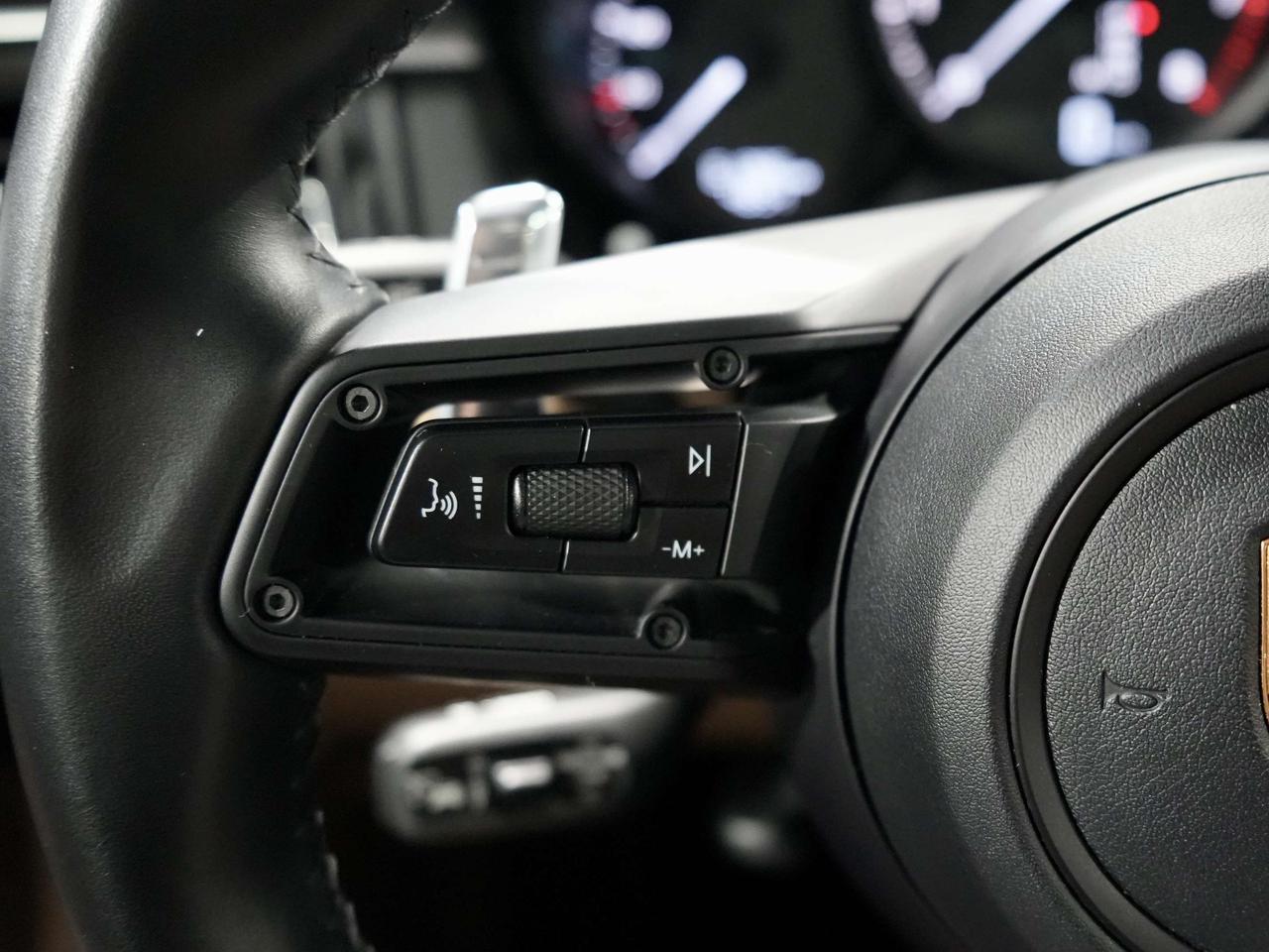 2023 Porsche Macan AWD| DISTRONIC|NO ACCIDENT|PANO|BOSE|CAM Photo