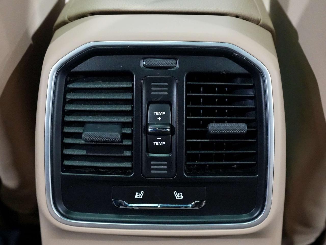 2023 Porsche Macan AWD| DISTRONIC|NO ACCIDENT|PANO|BOSE|CAM Photo