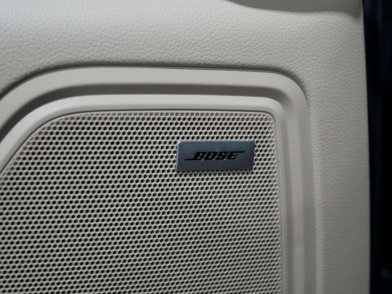 2023 Porsche Macan AWD| DISTRONIC|NO ACCIDENT|PANO|BOSE|CAM Photo