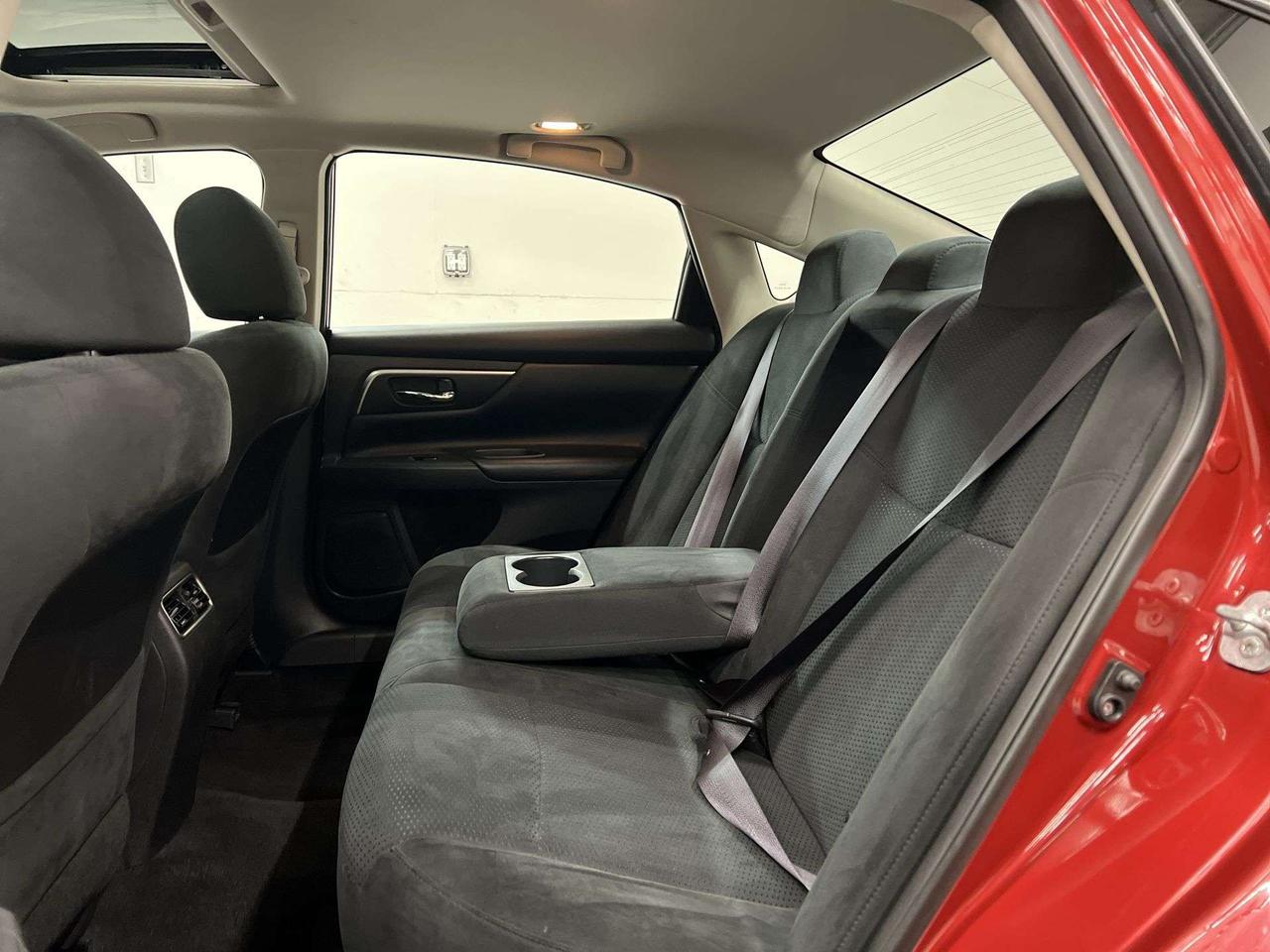 2015 Nissan Altima SV | ONLY 81,000KMS! | SUNROOF |HTD SEATS | ALLOYS Photo