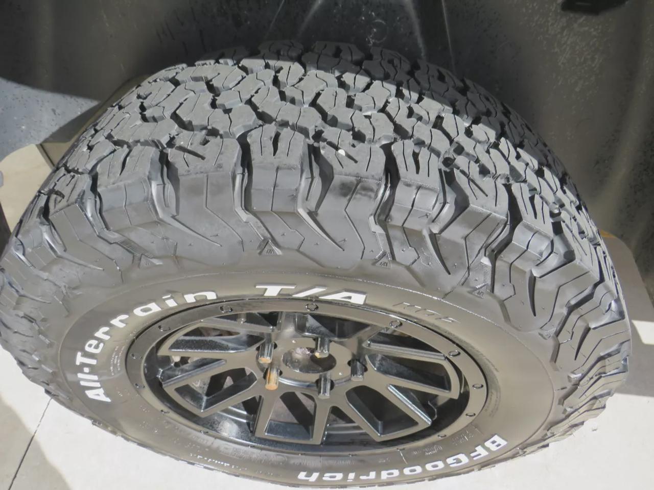 2018 RAM 1500 ST | Clean Title | No Accidents | Safety Certified | 4WD | Alloy Rims | Running Boards | Tonneau Cover | Cruise Contol | Photo