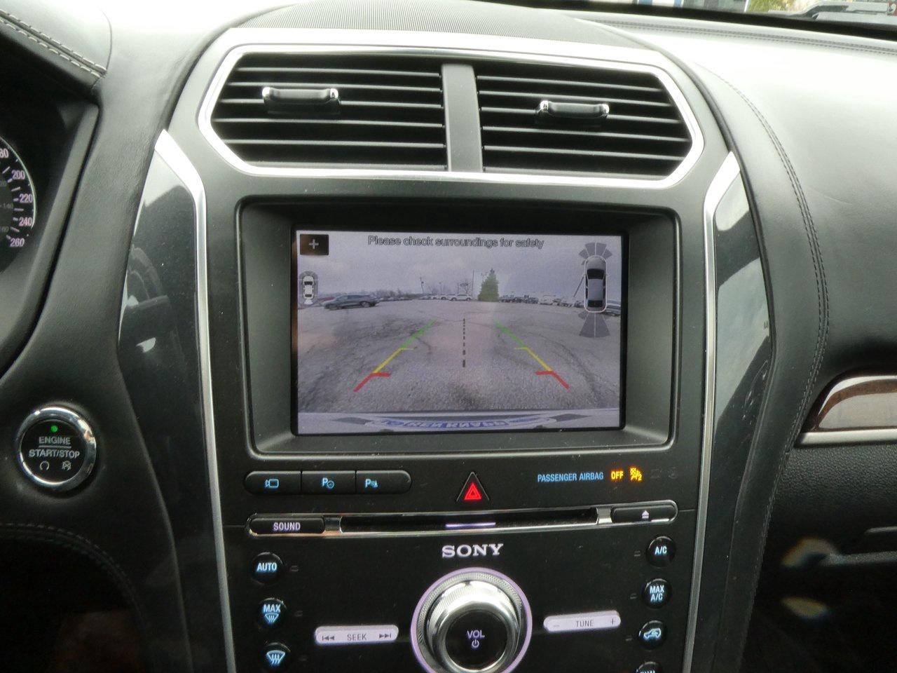 2018 Ford Explorer Platinum | Heated Seats | Backup Cam | Nav | Photo