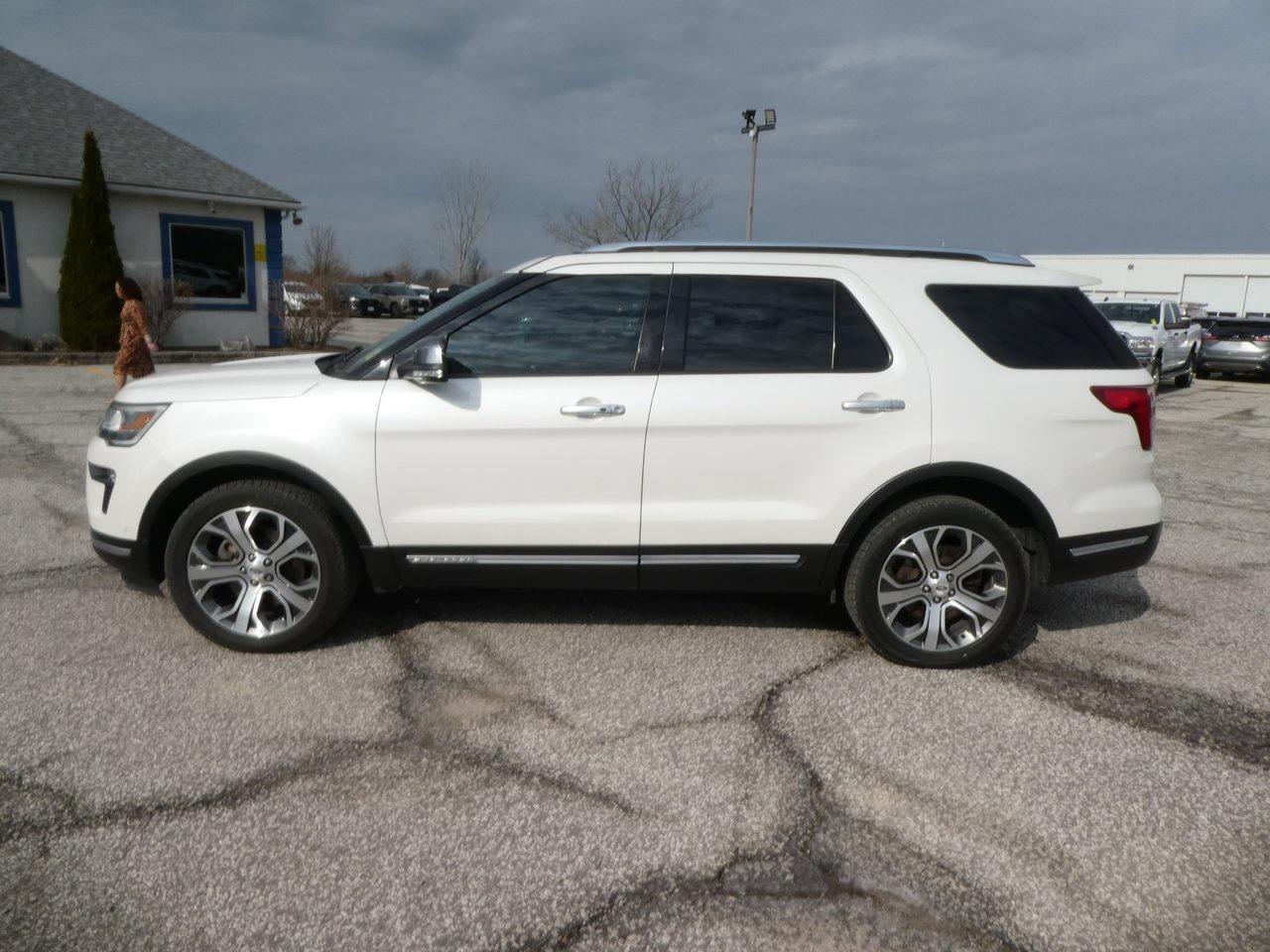 2018 Ford Explorer Platinum | Heated Seats | Backup Cam | Nav | Photo