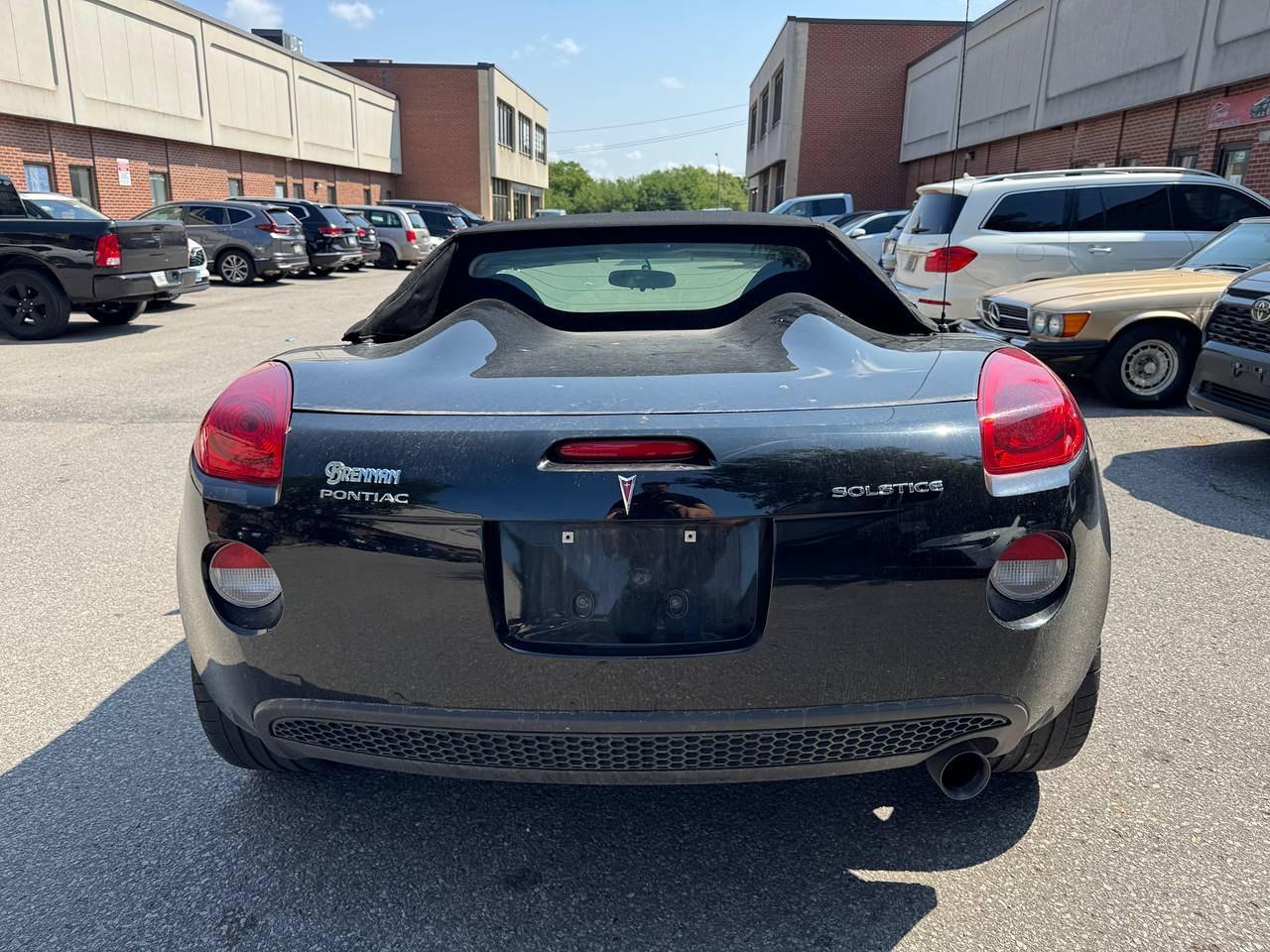 2006 Pontiac Solstice LOW KM, 5SPD, LEATHER, FULLY SERVICED & TUNED UP! Photo