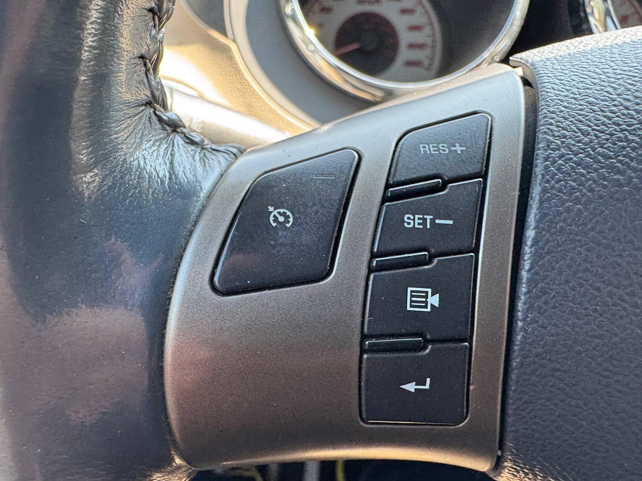 2006 Pontiac Solstice LOW KM, 5SPD, LEATHER, FULLY SERVICED & TUNED UP! Photo