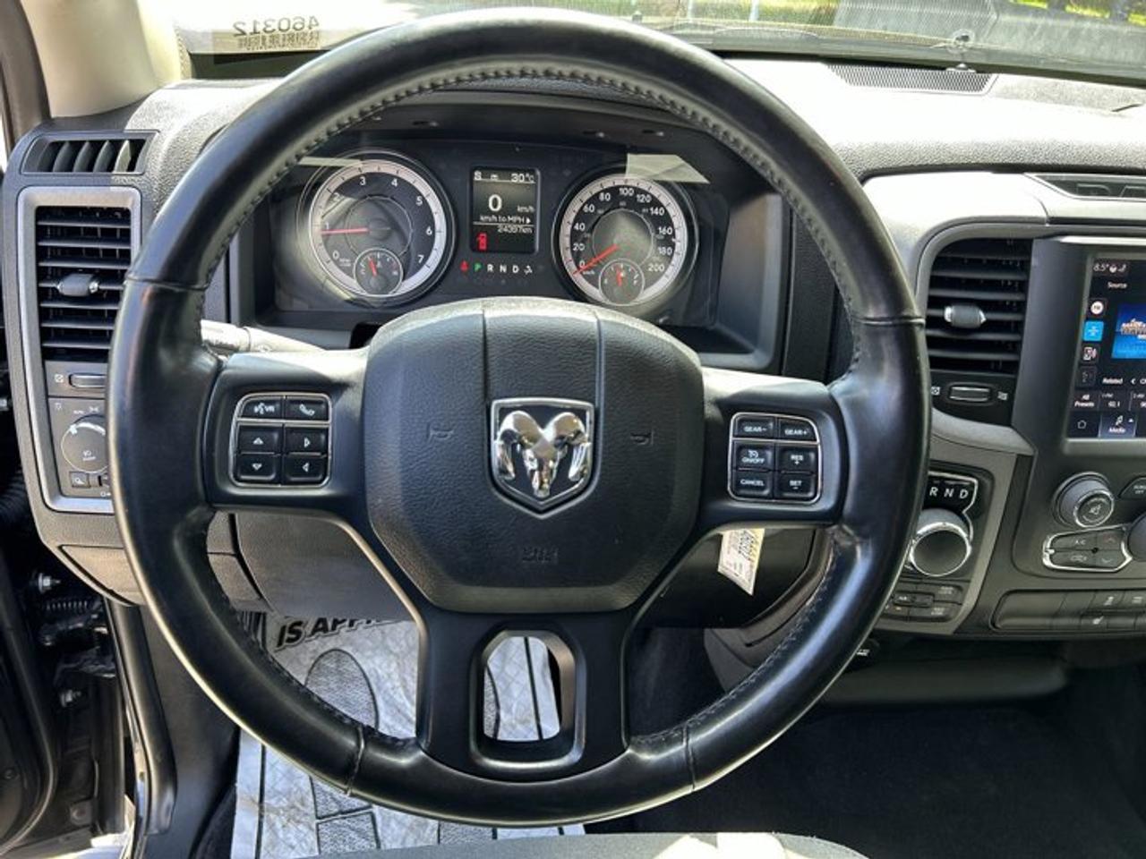 2023 RAM 1500 Classic Express Crew Cab 5'7 Box 4x4 | No accidents | Heated Steering Photo