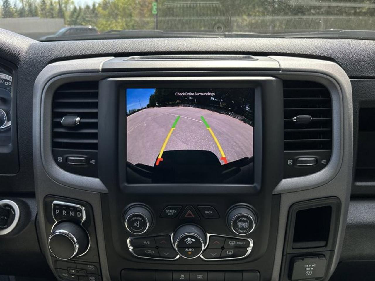 2023 RAM 1500 Classic Express Crew Cab 5'7 Box 4x4 | No accidents | Heated Steering Photo
