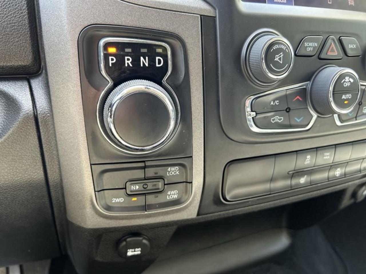 2023 RAM 1500 Classic Express Crew Cab 5'7 Box 4x4 | No accidents | Heated Steering Photo