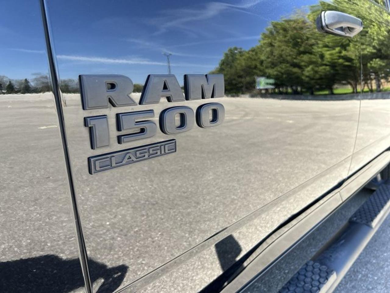 2023 RAM 1500 Classic Express Crew Cab 5'7 Box 4x4 | No accidents | Heated Steering Photo