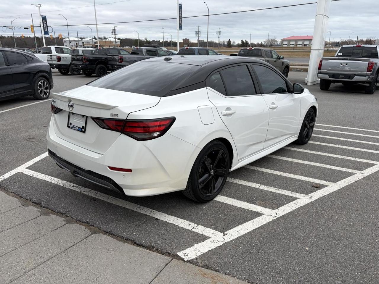 2022 Nissan Sentra SR Photo