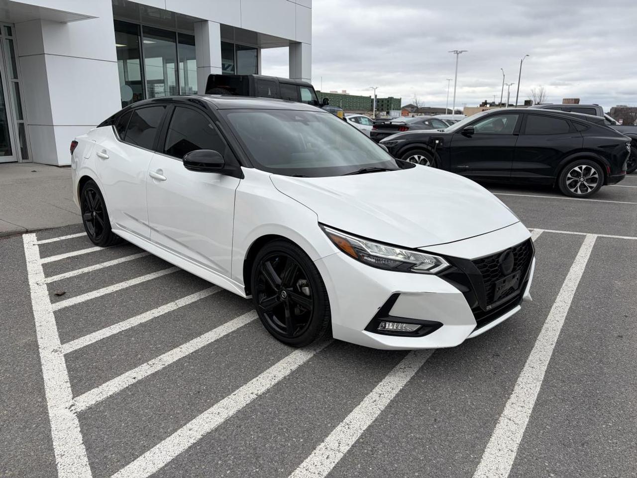 2022 Nissan Sentra SR Photo